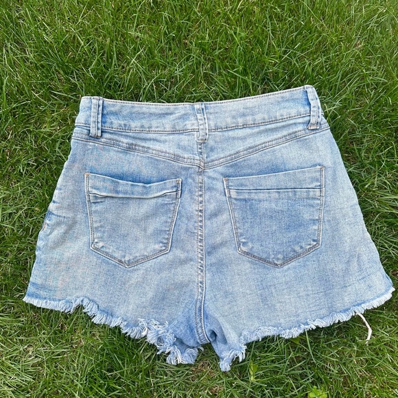 Light Wash Distressed Denim Jean Women’s Shorts - Picture 2 of 2